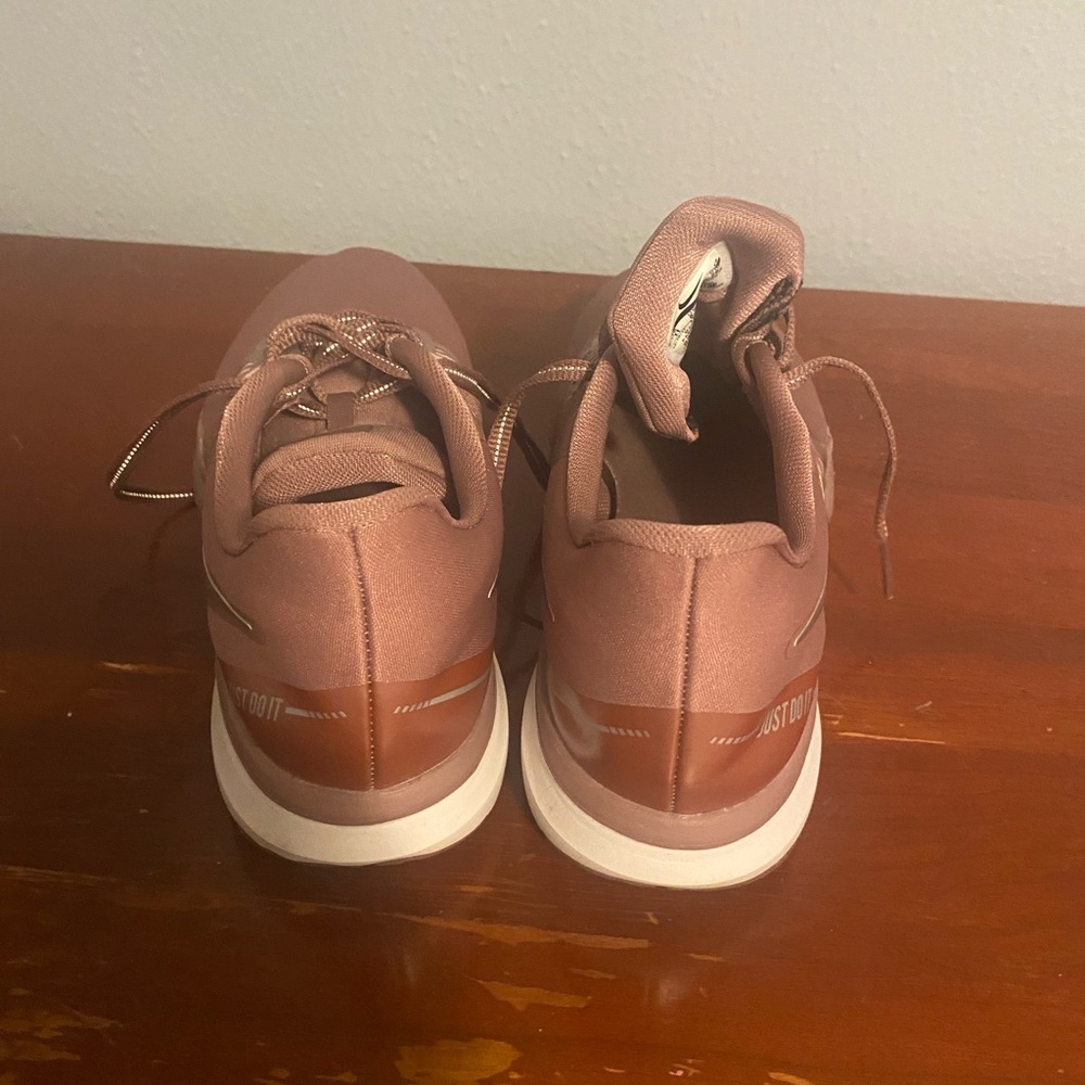 Nike Women's Rose Athletic Shoes in season tr - Picture 8 of 9